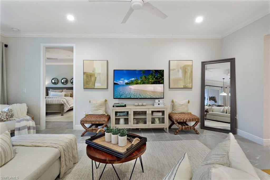 2542 Seychelles DR 702