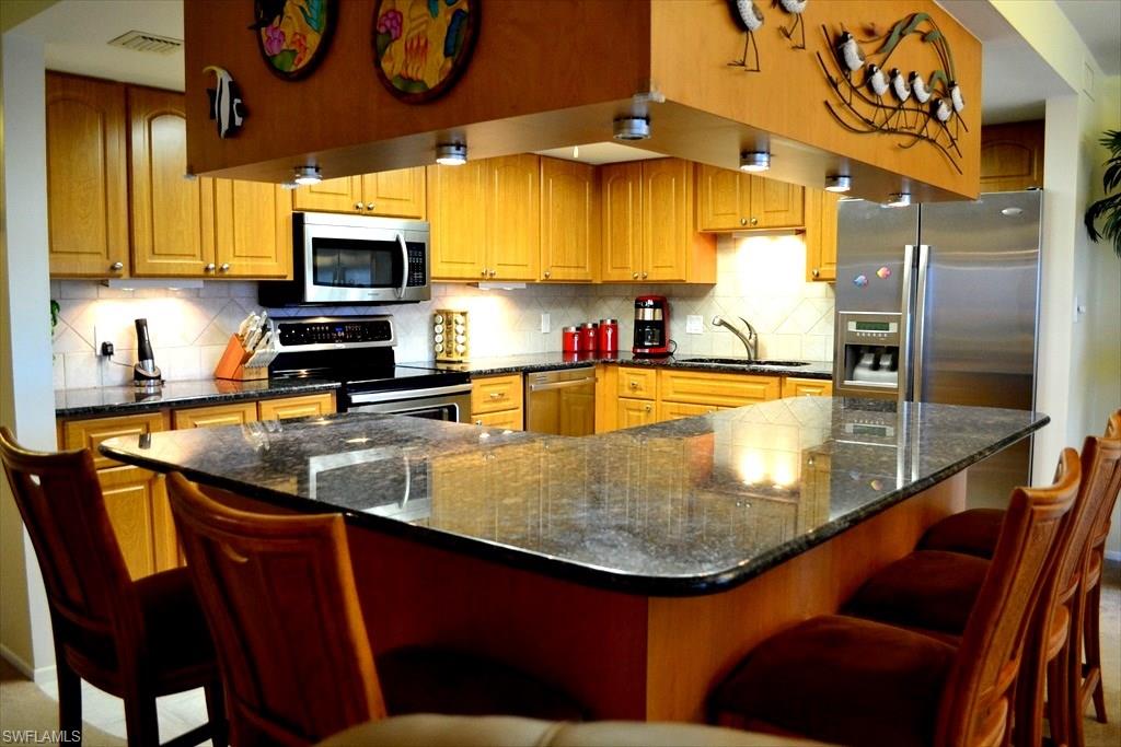 COMMODORE CONDO - Residential