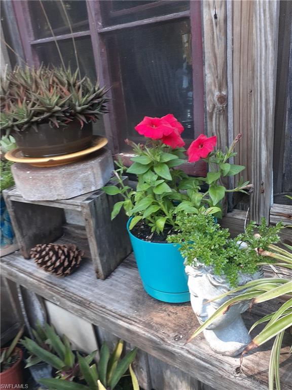 ACREAGE HEADER - Residential