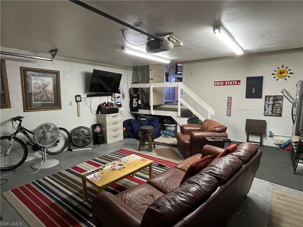 ISLAND PARK WOODS - Residential