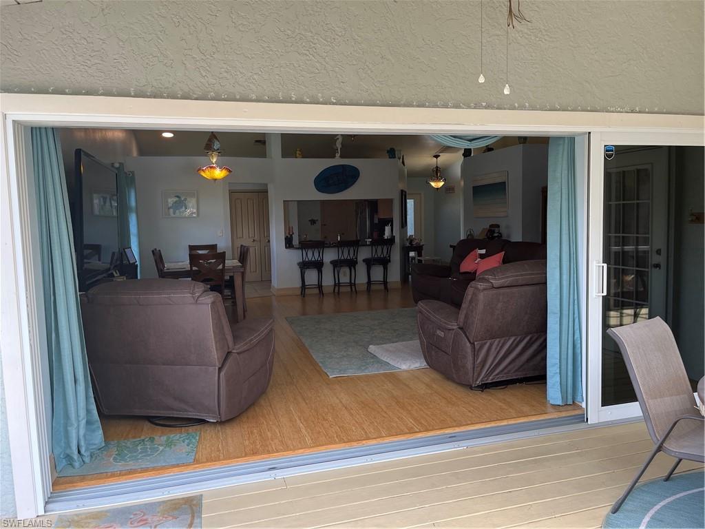 ISLAND PARK WOODS - Residential