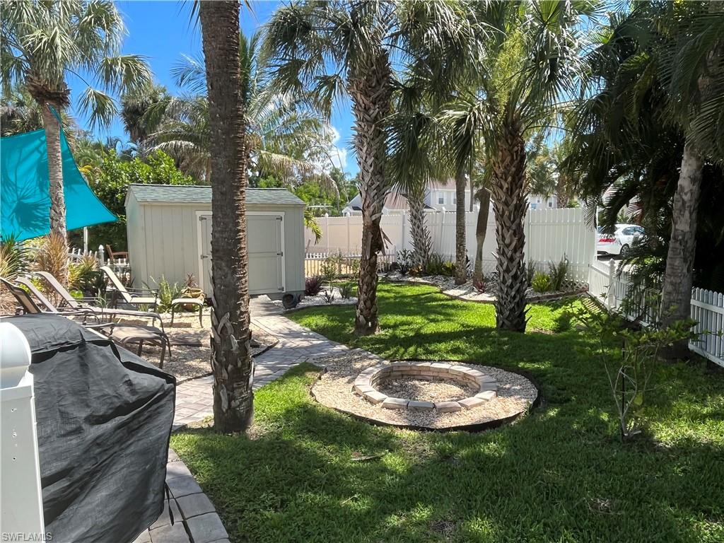 ISLAND PARK WOODS - Residential