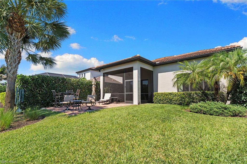 AVERY SQUARE - Residential