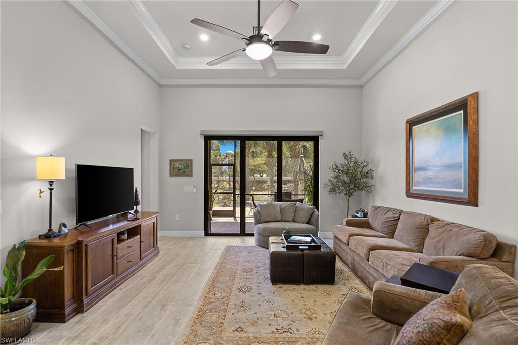 AVERY SQUARE - Residential