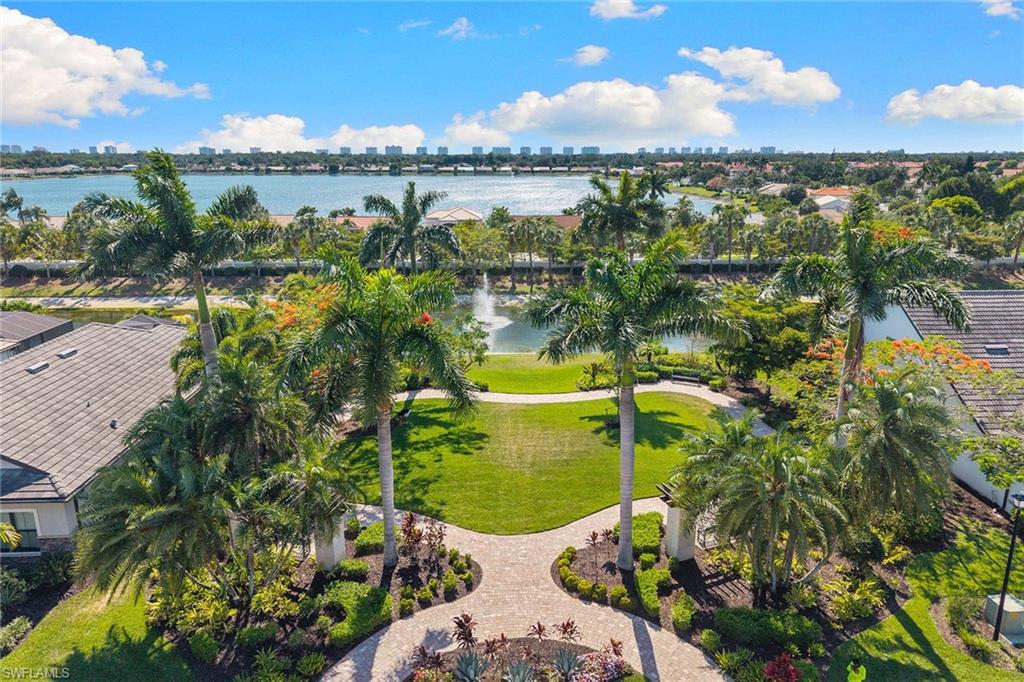 AVERY SQUARE - Residential