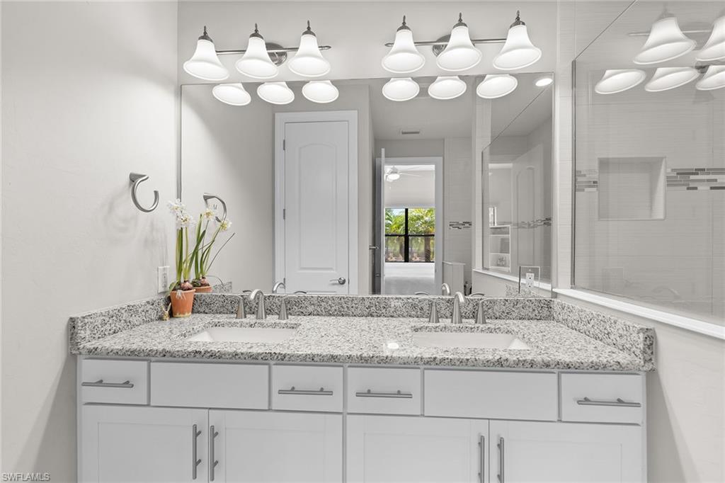 AVERY SQUARE - Residential