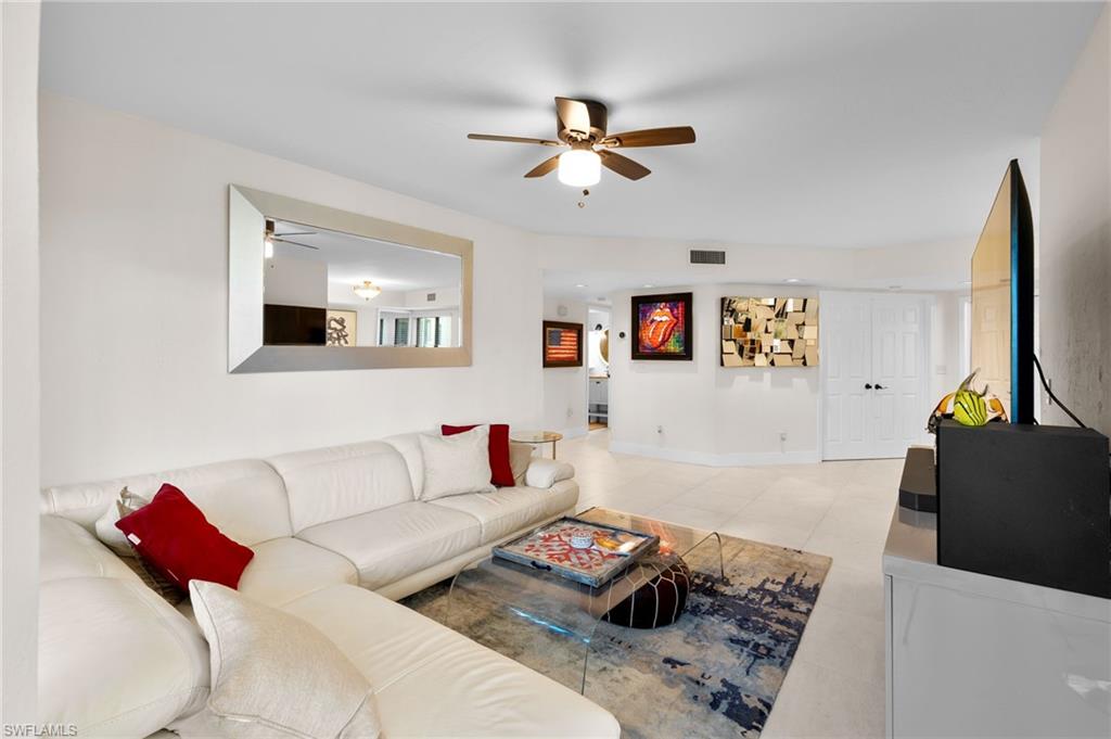 COACH HOMES - Residential