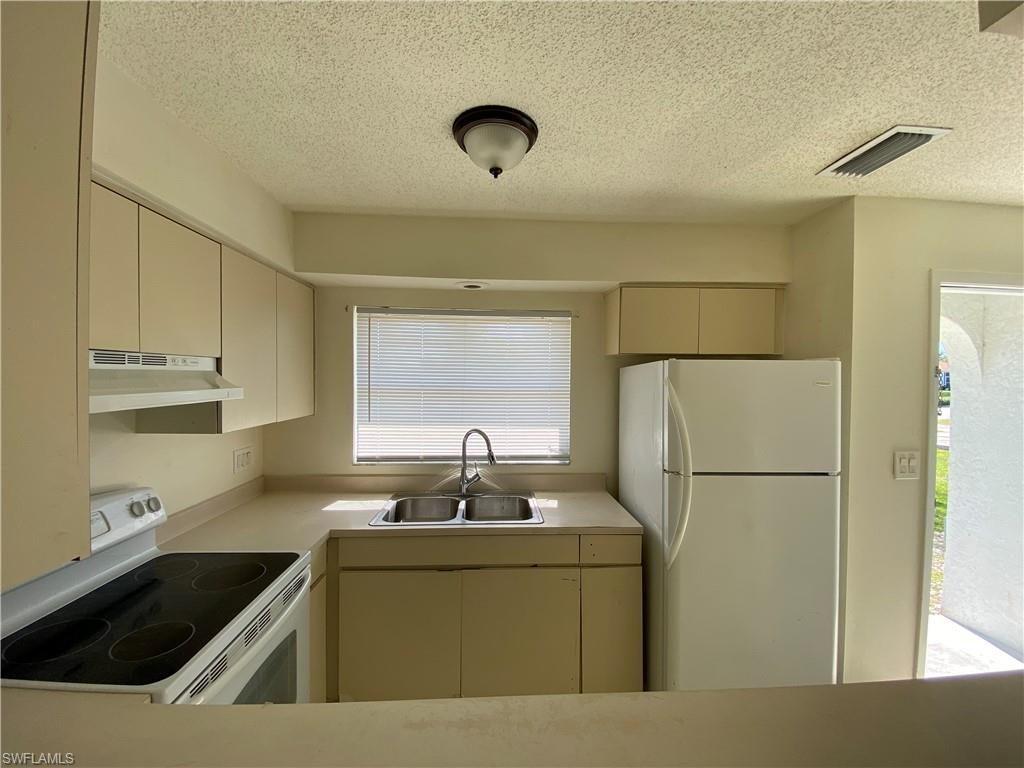 CAPE CORAL - Residential Lease