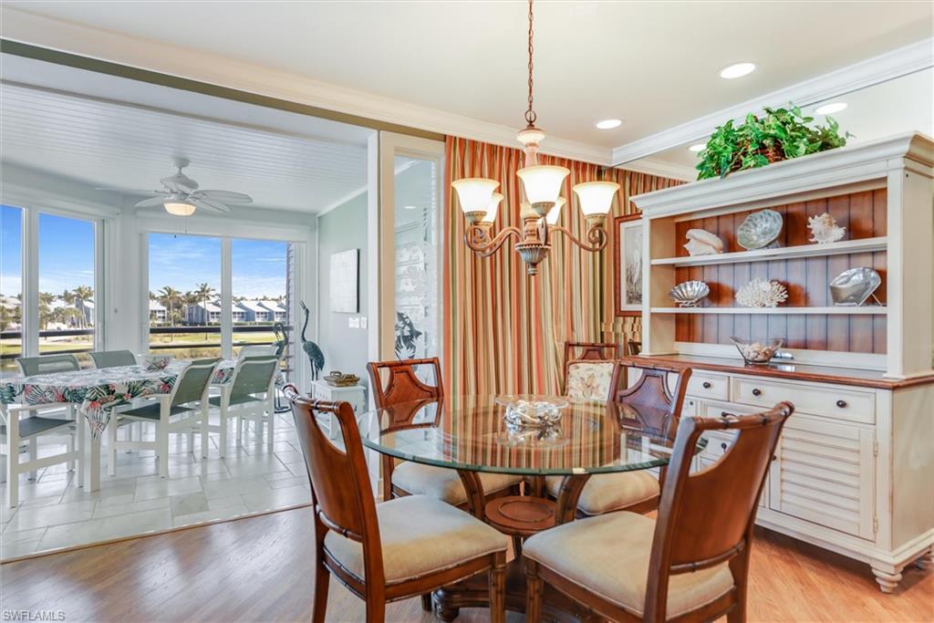 LAND'S END - Residential