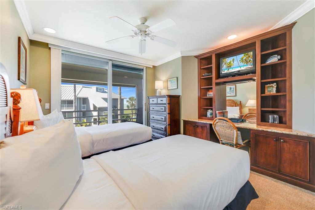 LAND'S END - Residential