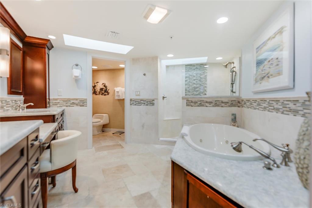 LAND'S END - Residential