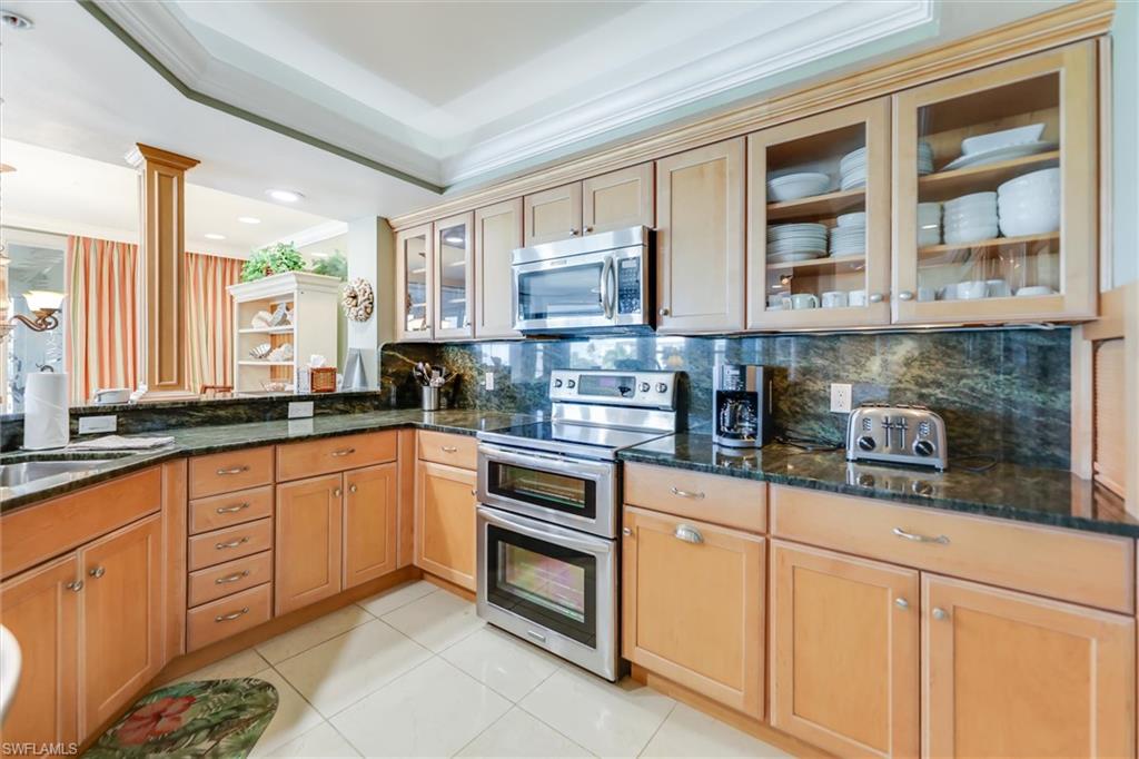 LAND'S END - Residential