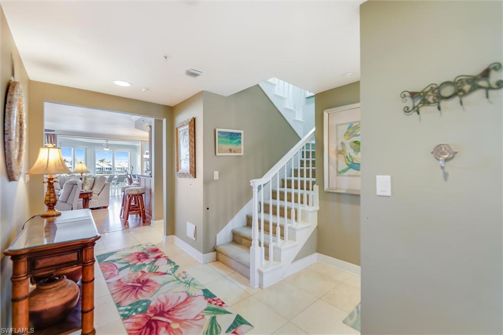 LAND'S END - Residential