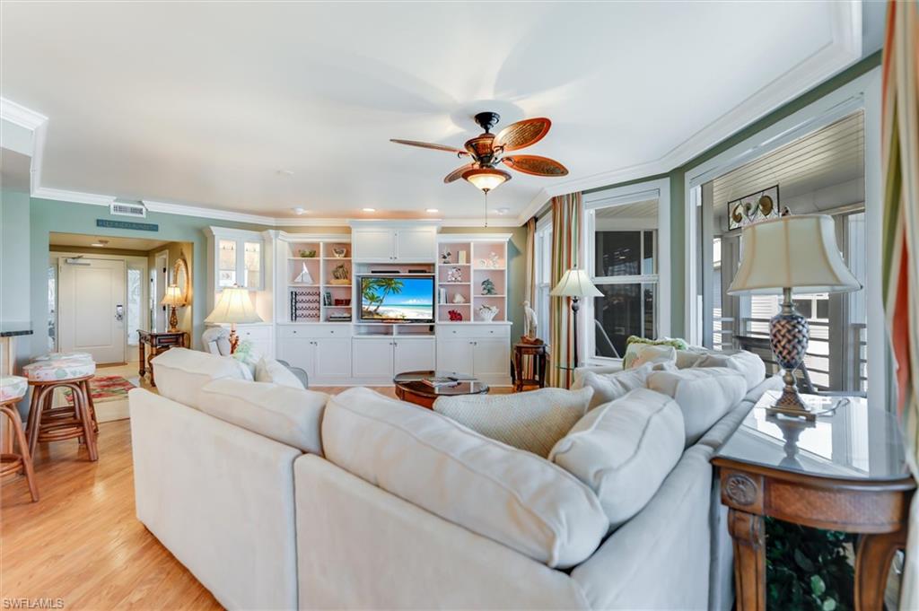 LAND'S END - Residential