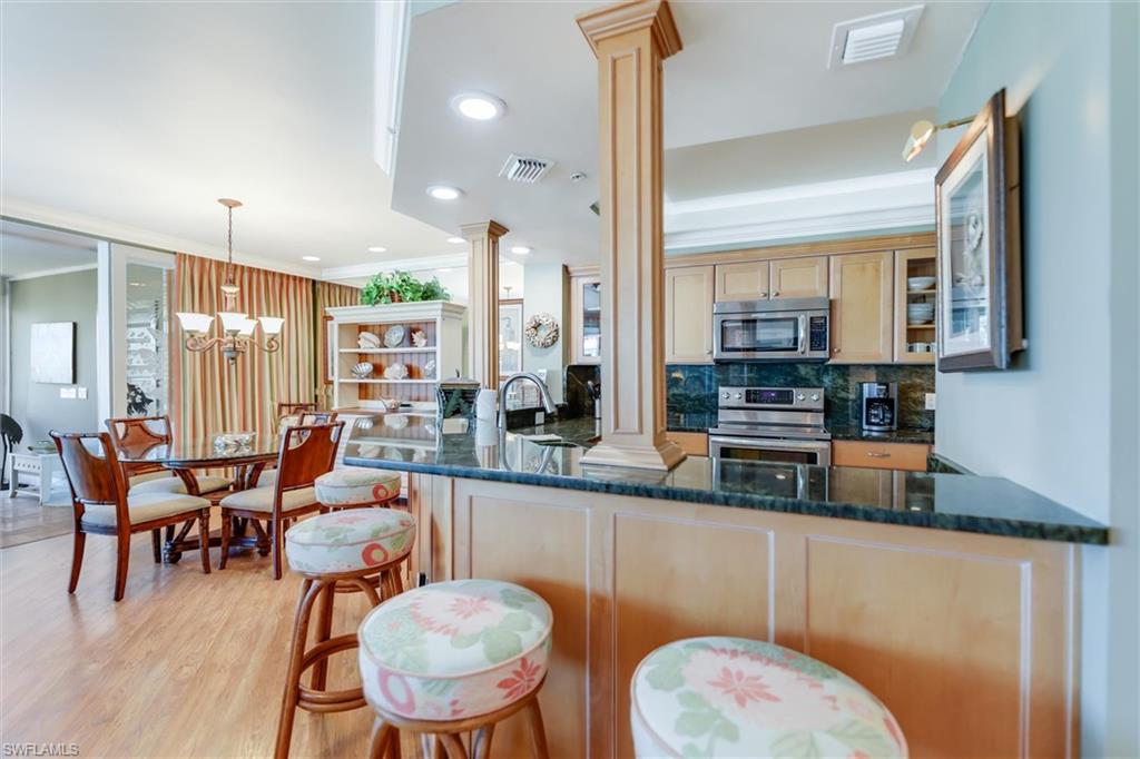 LAND'S END - Residential