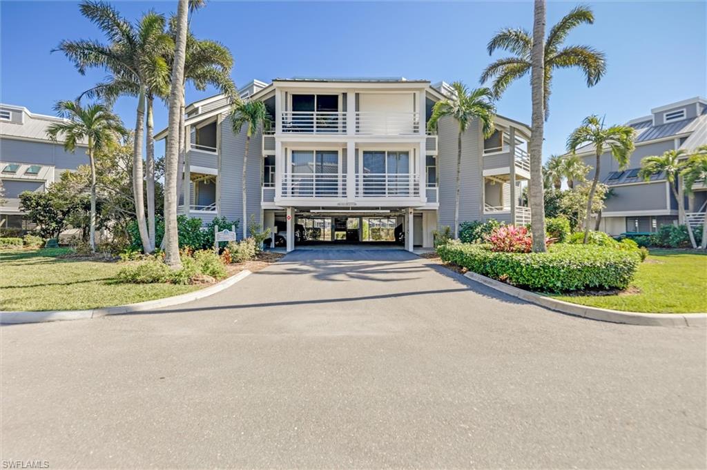 LAND'S END - Residential