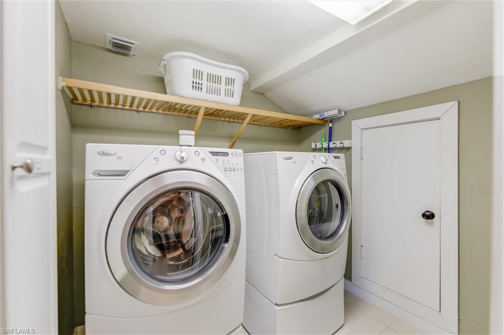 LAND'S END - Residential