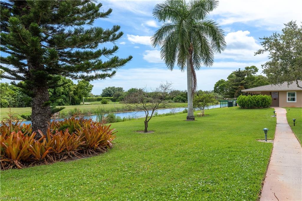 COUNTRY CLUB MANOR - Residential