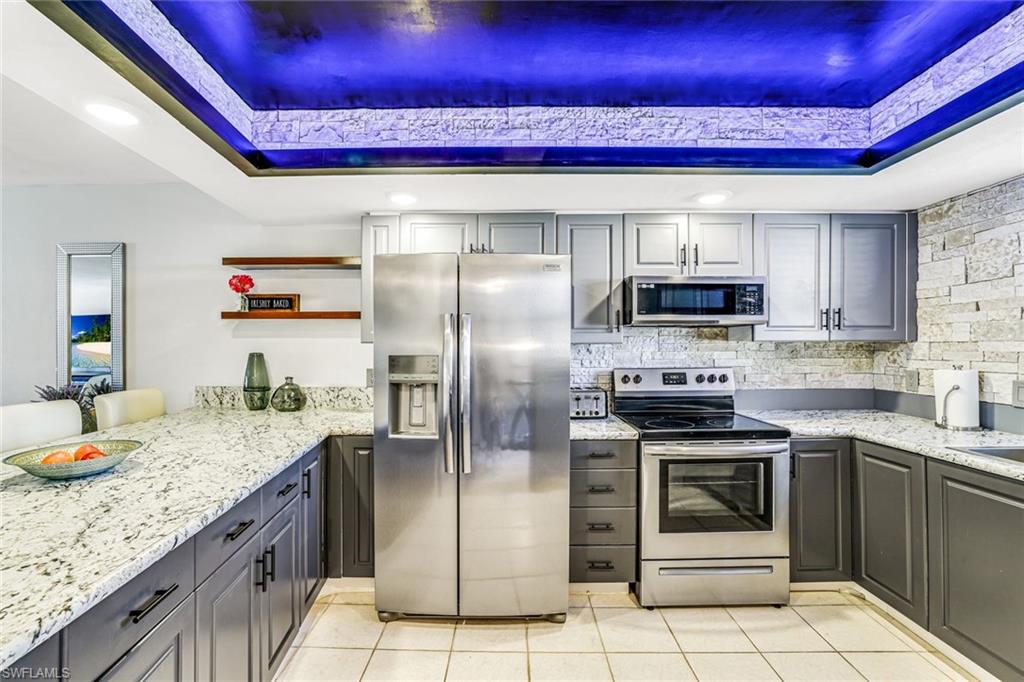 FAIRWAY PINES CONDO - Residential