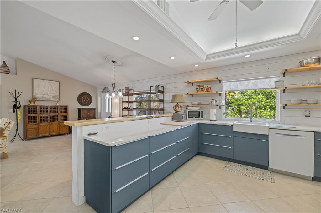 SANIBEL HIGHLANDS - Residential
