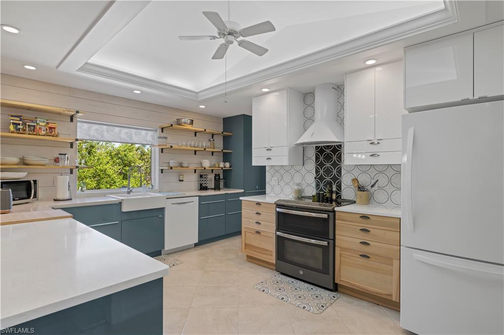 SANIBEL HIGHLANDS - Residential