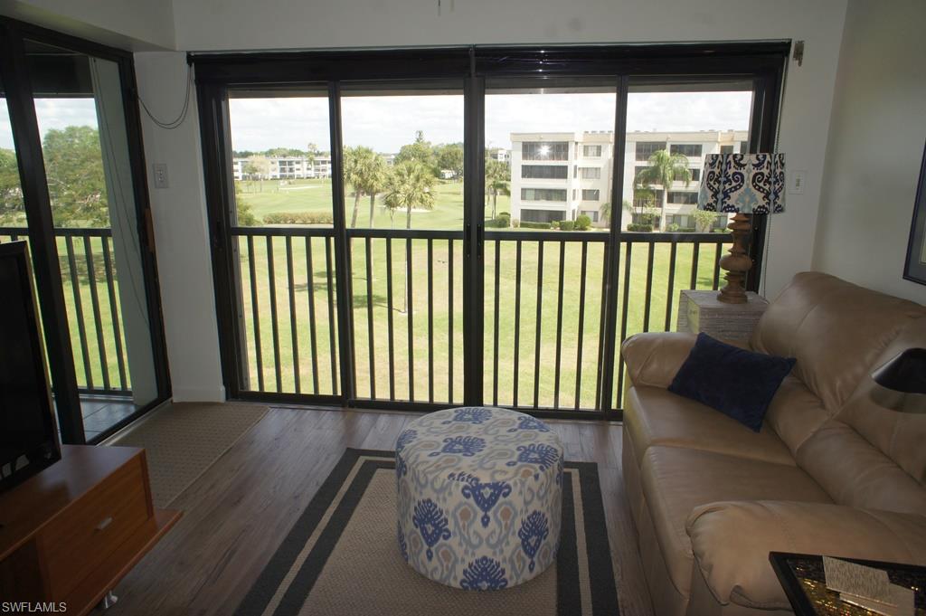 SEVEN LAKES - Residential