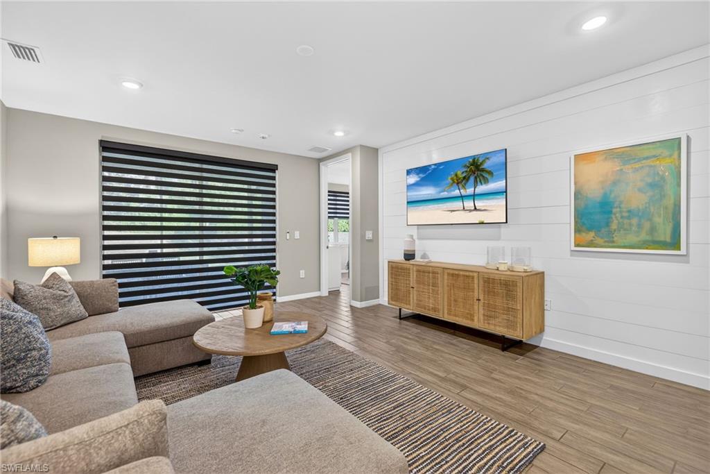 CORAL HARBOR - Residential Lease