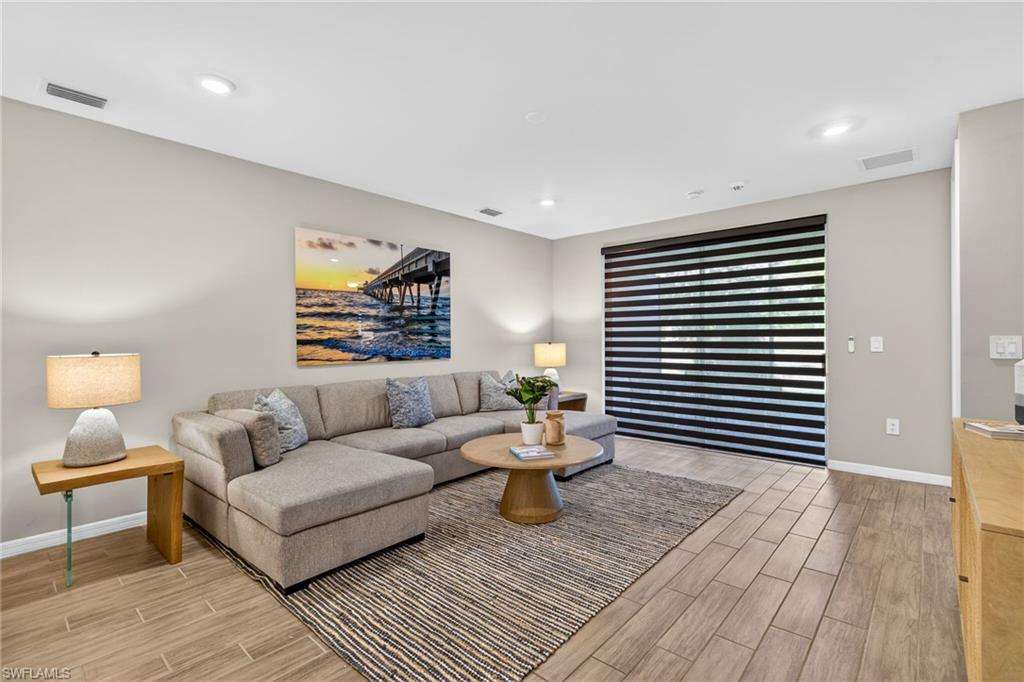 CORAL HARBOR - Residential Lease