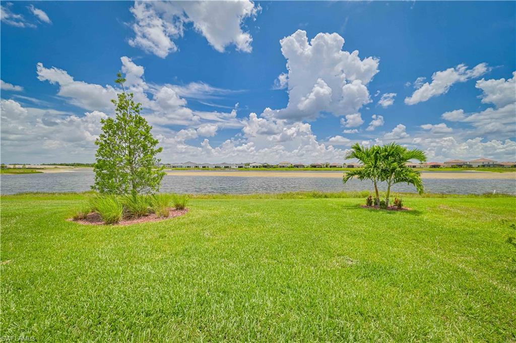 COUNTRY CLUB - Residential