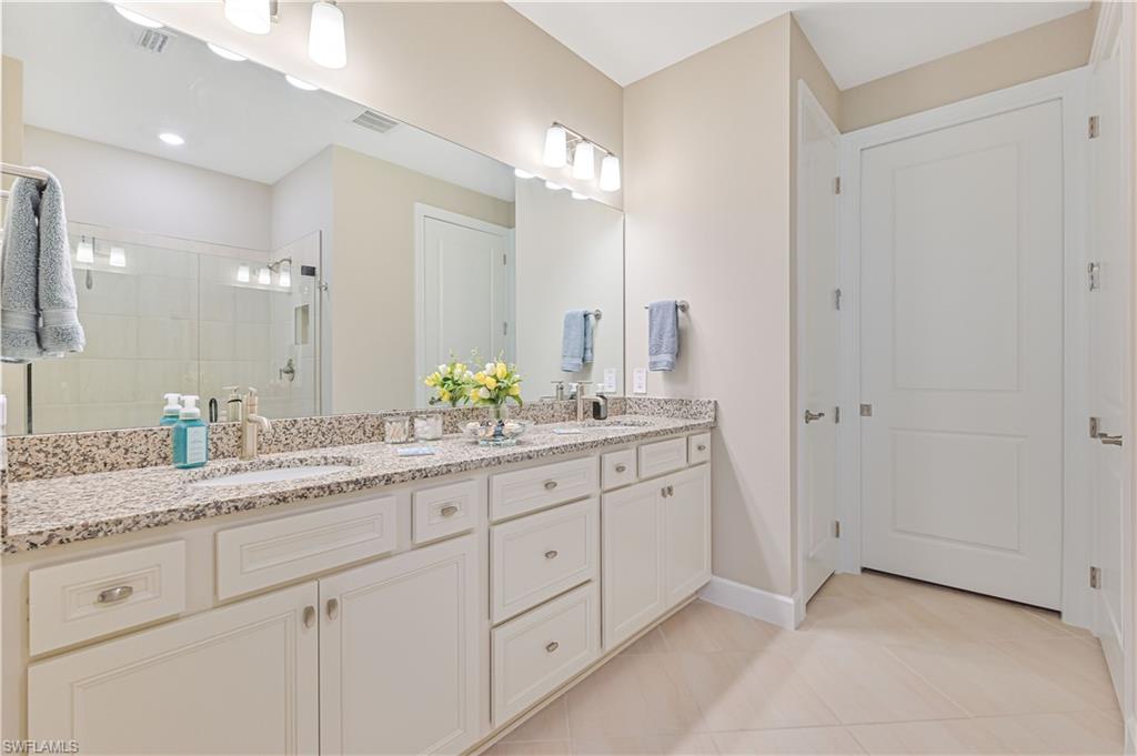 COUNTRY CLUB - Residential