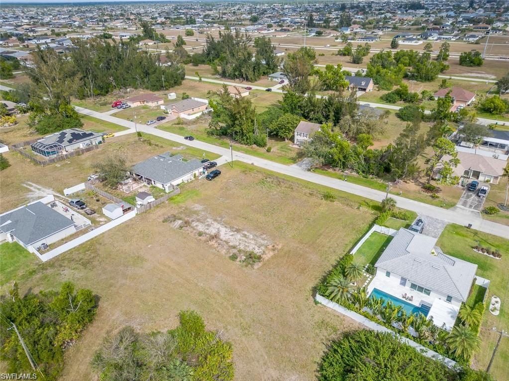 CAPE CORAL - Land