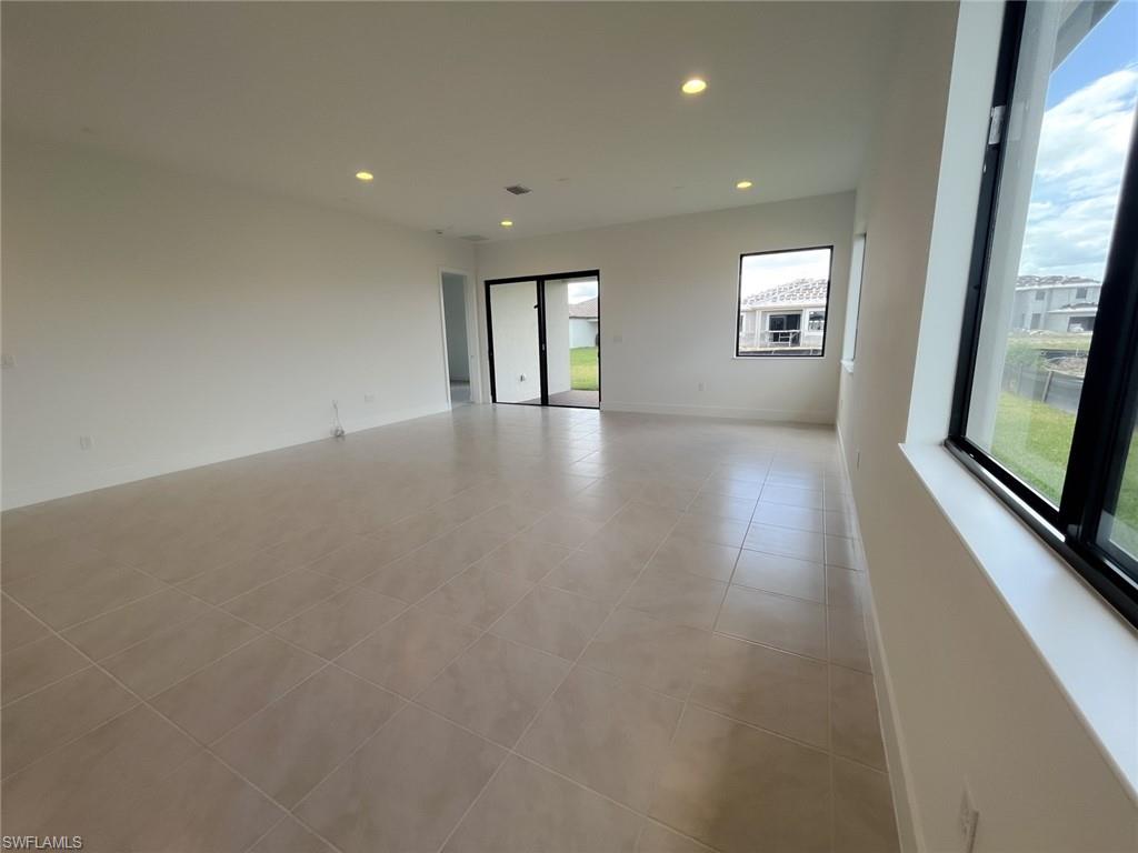 MAPLE RIDGE - Residential