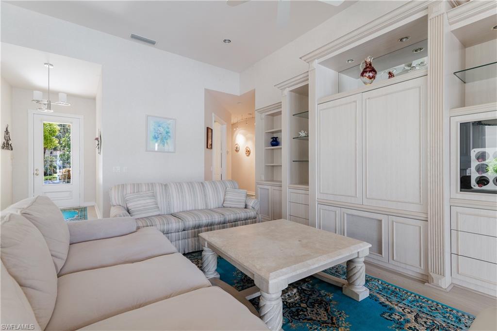 ISLAND WALK - Residential