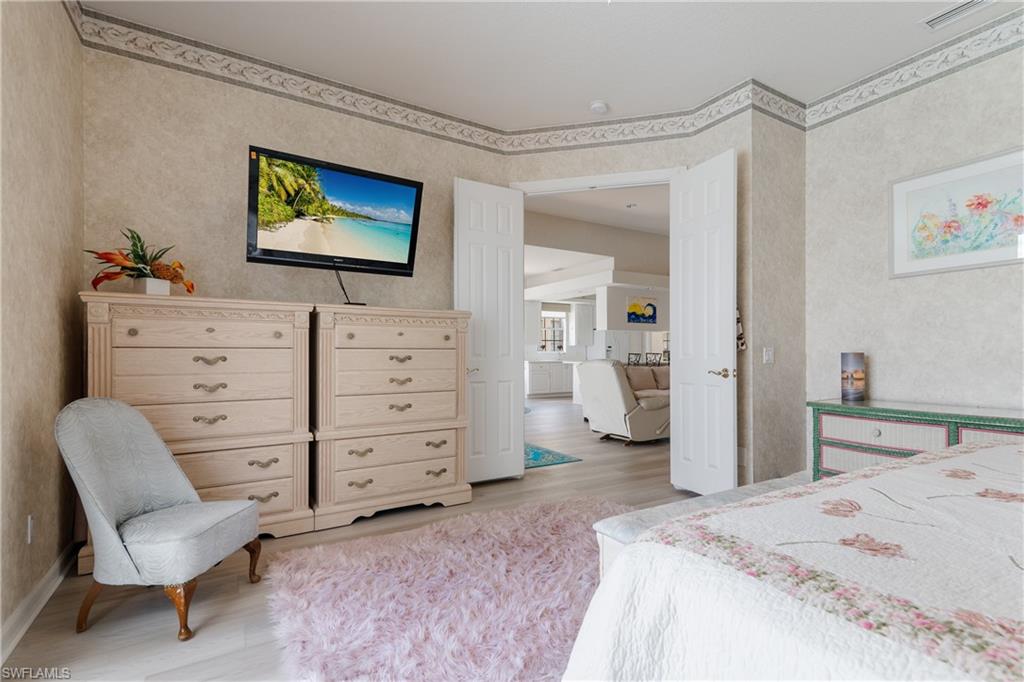 ISLAND WALK - Residential