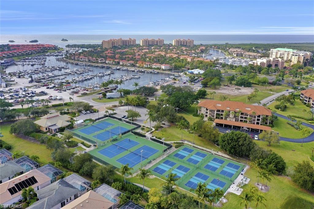 COURTSIDE LANDINGS - Residential