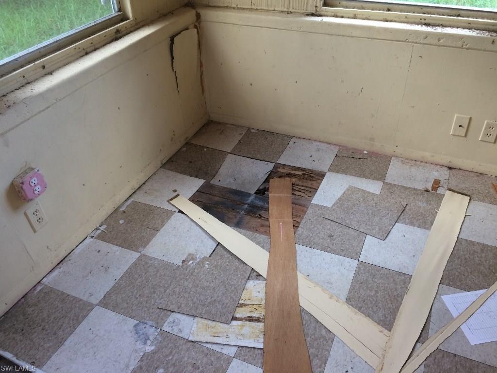 CALOOSAHATCHEE HEIGHTS - Residential