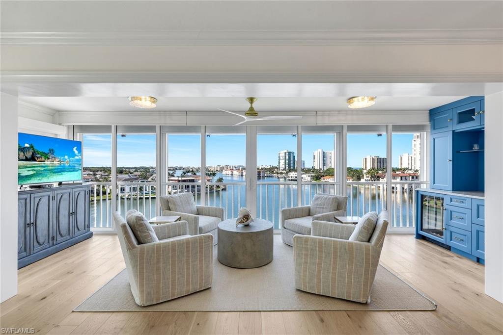 250 PARK SHORE DR 601