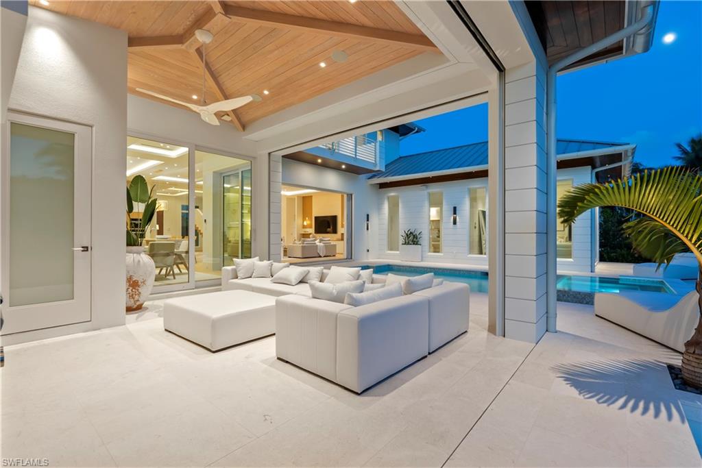 AQUALANE SHORES - Residential