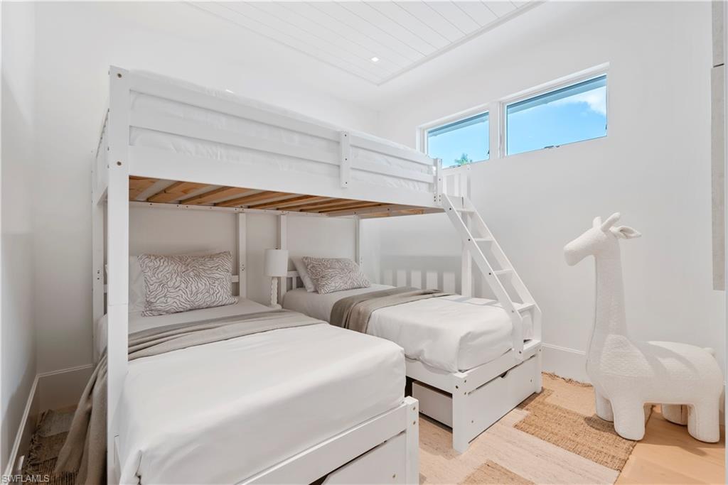 AQUALANE SHORES - Residential