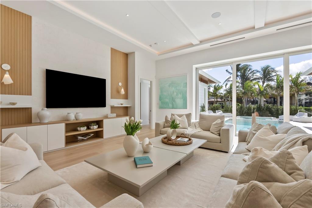 AQUALANE SHORES - Residential