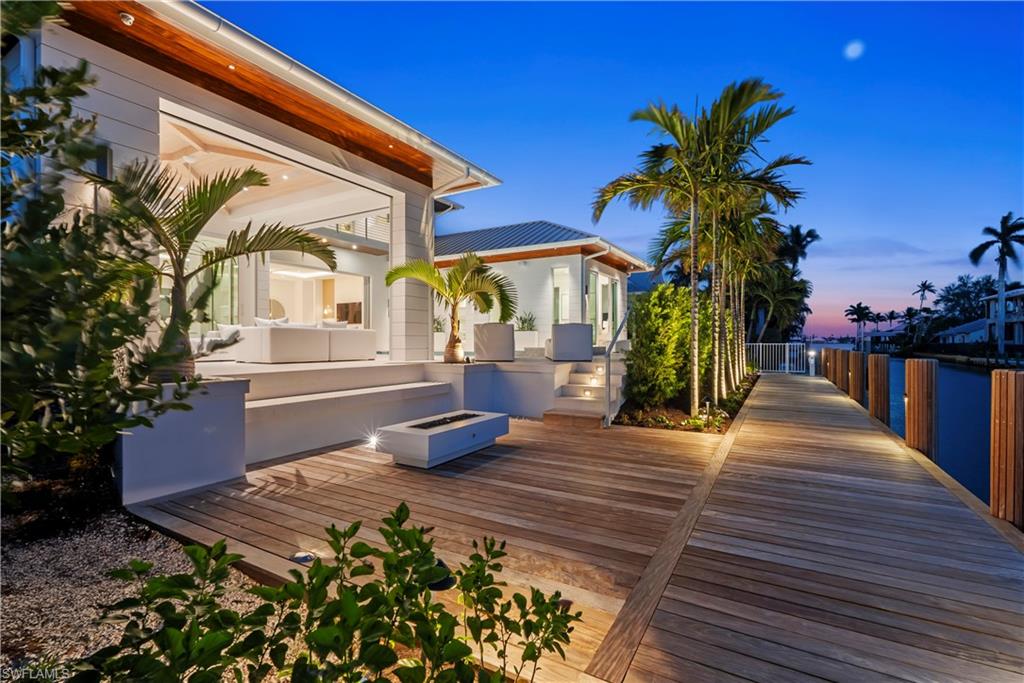 AQUALANE SHORES - Residential