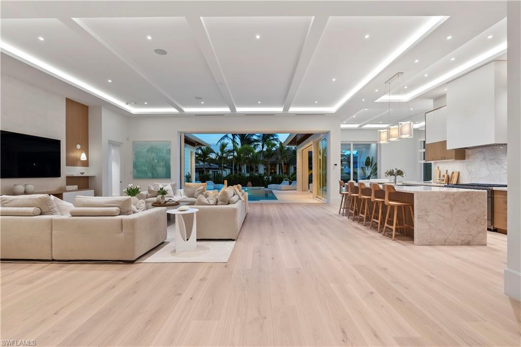 AQUALANE SHORES - Residential