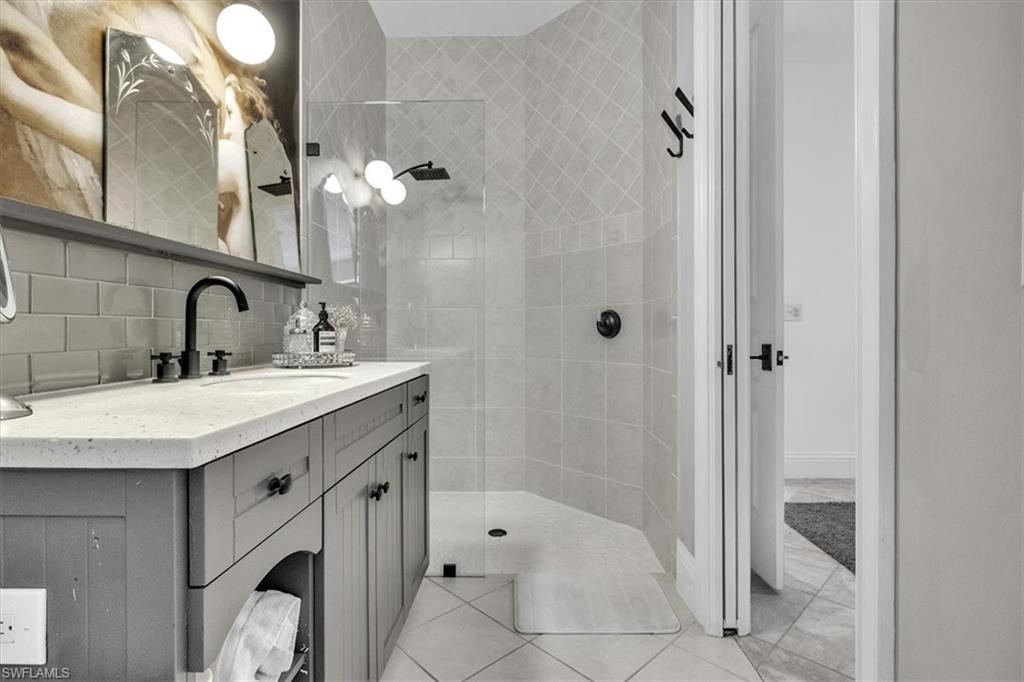 RIVER POINT - Residential