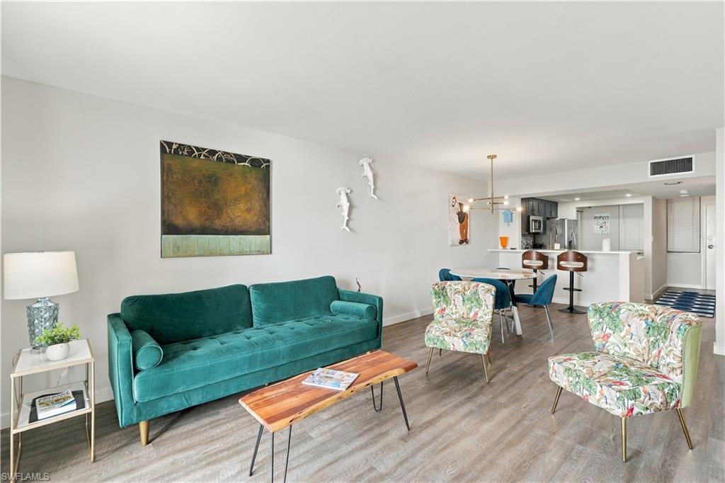 320 Seaview CT 602