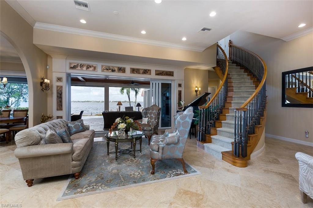 EDGEWATER - Residential