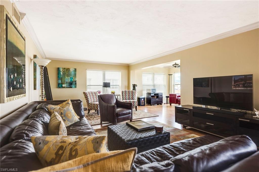 MARINA MANOR - Residential