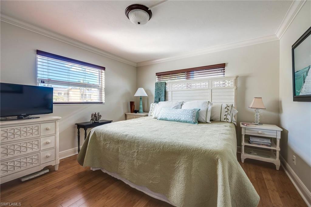 MARINA MANOR - Residential