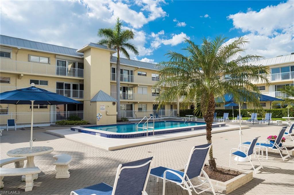 MARINA MANOR - Residential