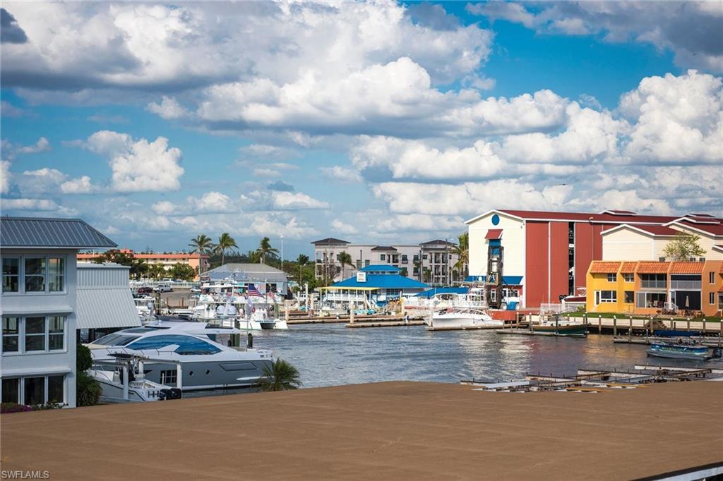 MARINA MANOR - Residential