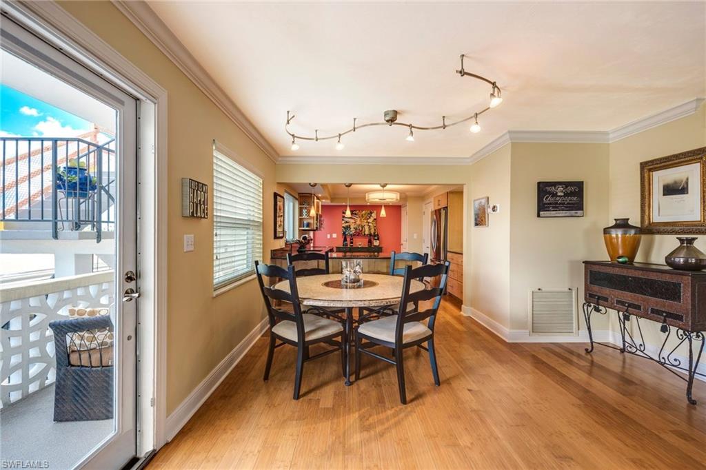 MARINA MANOR - Residential